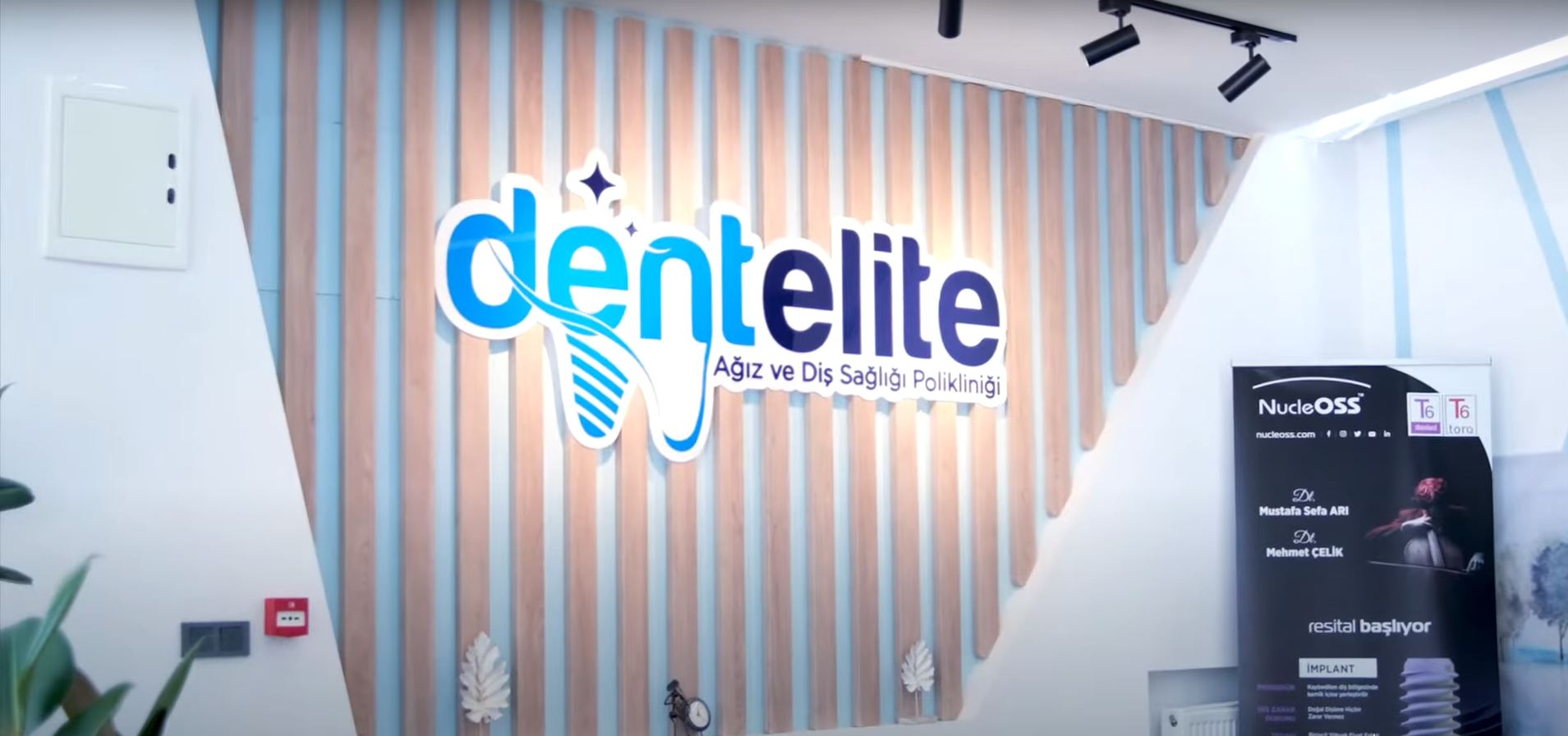 Konya Dentelite Ağız Ve Diş Sağlığı Polikliniği Konya Diş Polikliniği | Apikal Rezeksiyon, Yirmi Yaş Diş Cerrahisi	, Gömülü Diş Çekimi, İmplant, Estetik Tedaviler, Ortodonti, Protez, Kanal tedavisi (Endodonti), Diş Beyazlatma, Dolgu, Diş Eti ve Hastalıkları Tedavisi, Cerrahi Tedaviler, Çocuk Diş Hekimliği (Pedodonti), Frenektomi	Diş Eti ve Hastalıkları Tedavisi, İmplant, Estetik Tedaviler, E-Max Kron, Zirkonyum, Lamina (Yaprak Porselen), Çocuk Diş Hekimliği (Pedodonti),Gülüş Tasarımı, Kompozit Bondingler, Ortodonti, Metal Braketler,  Seramik Braketler,Şeffaf Plak (İnvisalign), İnvisalign, Protez Diş, Sabit Protezler, İmplant Üstü Protezler, Kanal tedavisi (Endodonti), Endodonti,  Diş Beyazlatma, Dolgu, Diş Eti ve Hastalıkları Tedavisi, Diş Eti Çekilmesi, Diş Eti Kanamaları, Diş Eti Şekillendirme, Frenektomi, Gömülü Diş Çekimi, Yirmi Yaş Diş, Apikal Rezeksiyon Çocuk Diş Hekimliği, Pedodonti, Botoks, Cerrahi Tedaviler, Diş Cerrahisi, Konya Dişçi